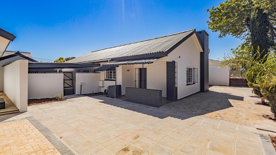 11 Bedroom Property for Sale in Richmond Estate Western Cape